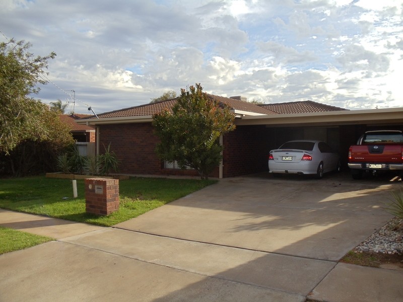 51 Parkview Drive, Swan Hill VIC 3585