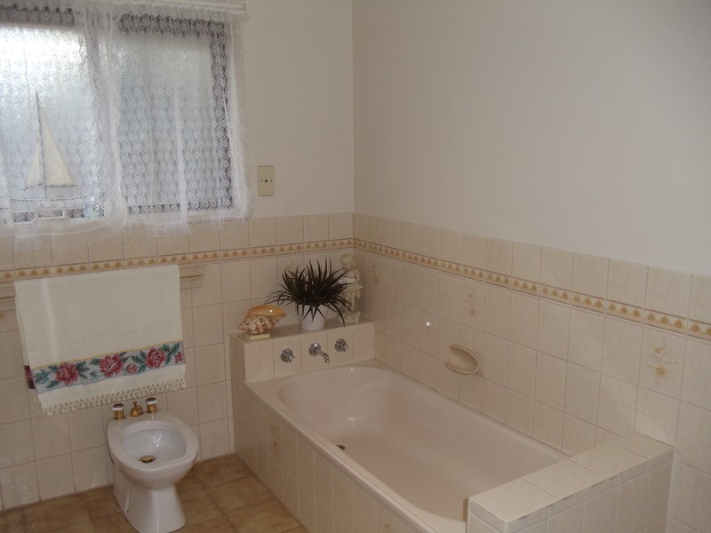 51 Parkview Drive, Swan Hill VIC 3585