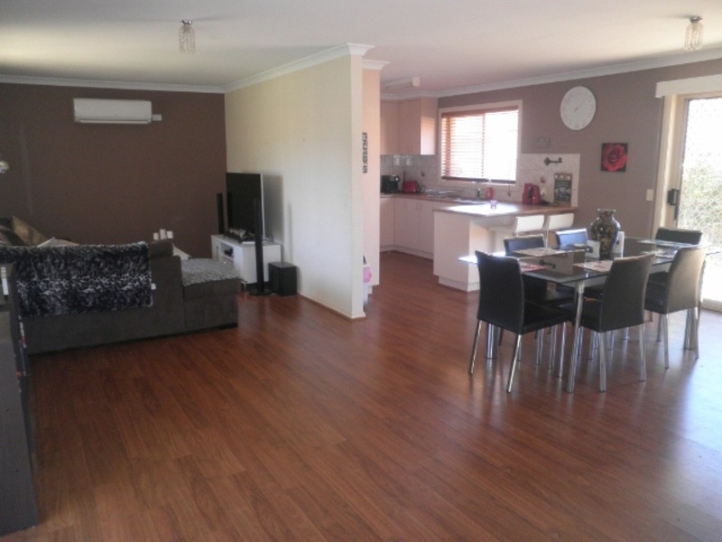 2/7 Cleeland Drive, Swan Hill VIC 3585