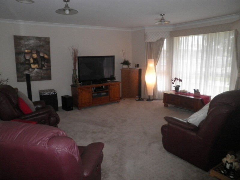 27 Village Way, Swan Hill VIC 3585