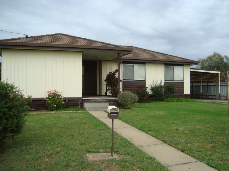36 Harrison Crescent, Swan Hill VIC 3585