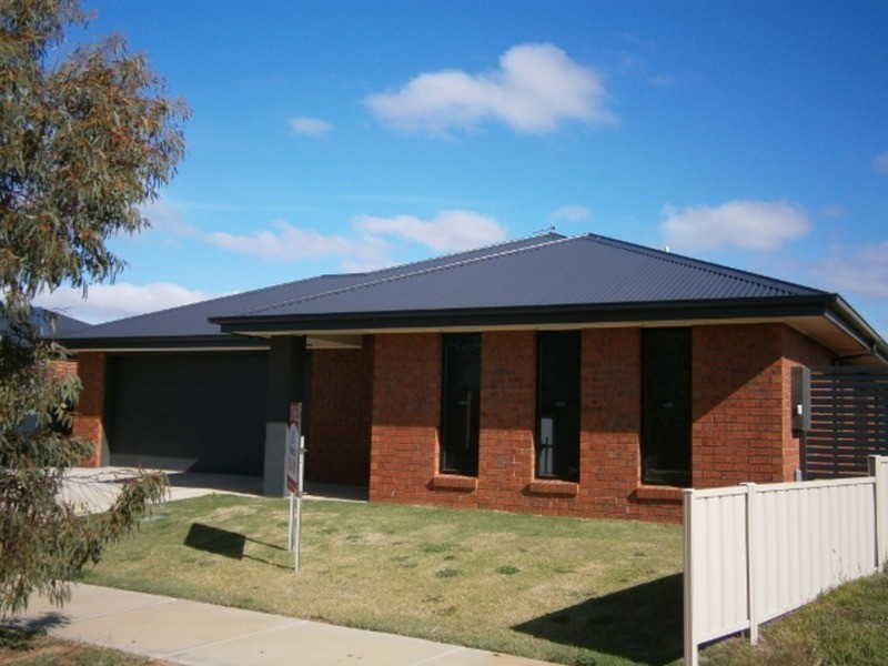 7 Yorrell Close, Swan Hill VIC 3585