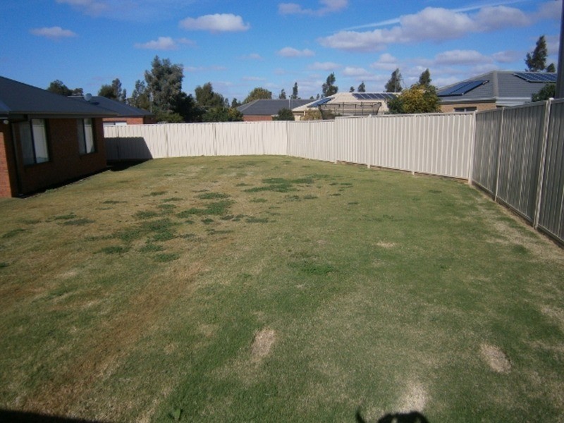 7 Yorrell Close, Swan Hill VIC 3585