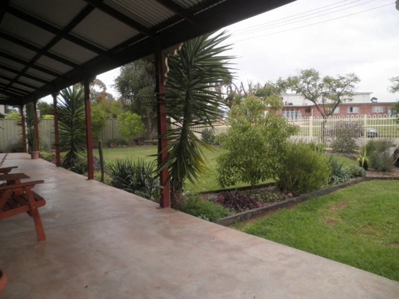 114 Stradbroke Avenue, Swan Hill VIC 3585