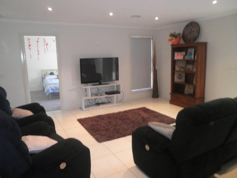 5 Yorrell Close, Swan Hill VIC 3585