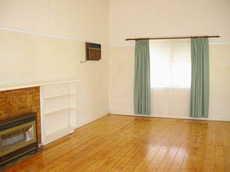 88 Stradbroke Avenue, Swan Hill VIC 3585