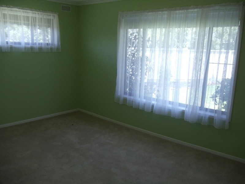 33 Mellor Grove, Swan Hill VIC 3585