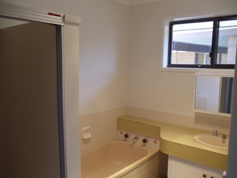 33 Mellor Grove, Swan Hill VIC 3585