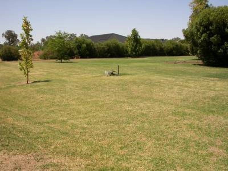 3-5 River Oaks Drive, Swan Hill VIC 3585