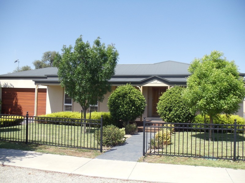 1/39 Palaroo Street, Swan Hill VIC 3585