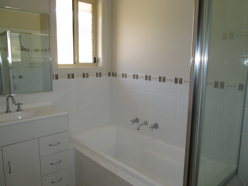 27 Village Way, Swan Hill VIC 3585