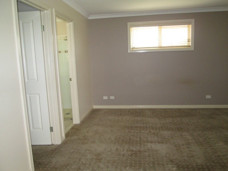 27 Village Way, Swan Hill VIC 3585