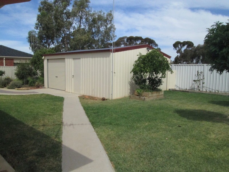 27 Village Way, Swan Hill VIC 3585