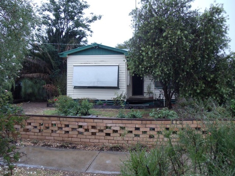 18 Pioneer Street, Manangatang VIC 3546