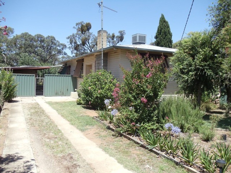 11 Beveridge Street, Piangil VIC 3597