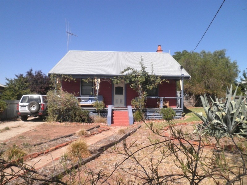 11 Murray Street, Lake Boga VIC 3584