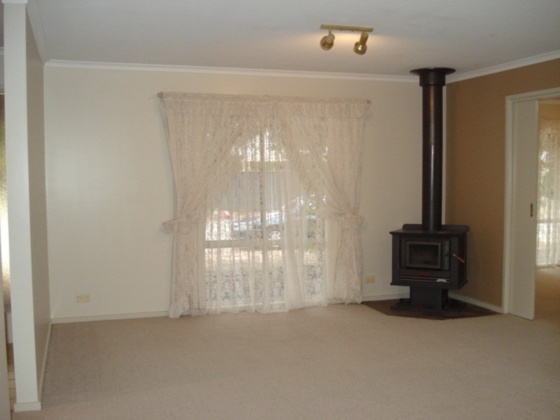 50 Parkview Drive, Swan Hill VIC 3585