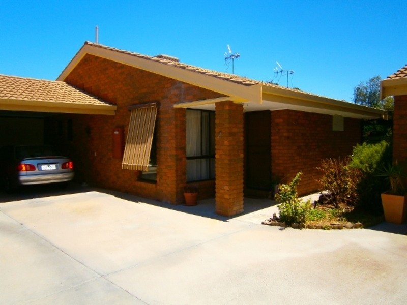 2/1 Parnee Street, Swan Hill VIC 3585