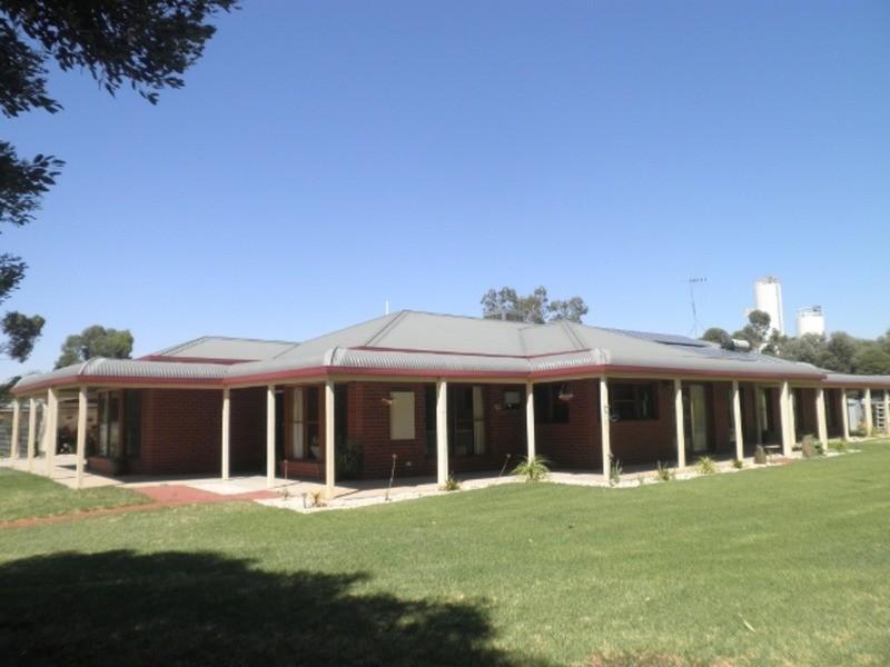 27 Mortoo Street, Swan Hill VIC 3585