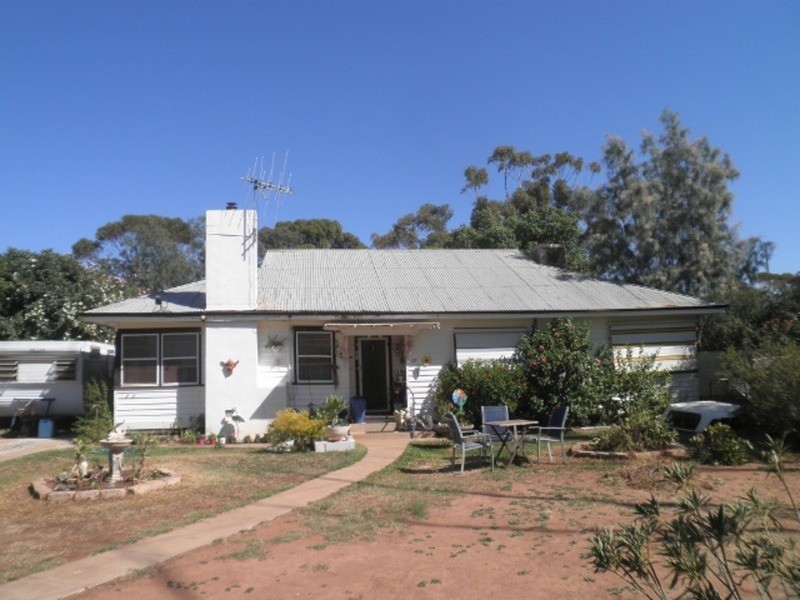 27 O’Connor Street, Nyah West VIC 3595