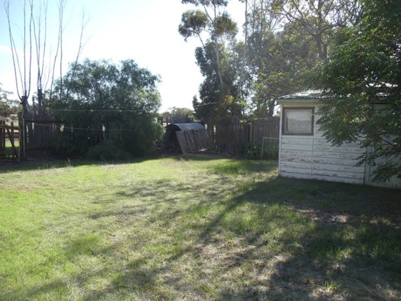 24 Railway Avenue, Sea Lake VIC 3533