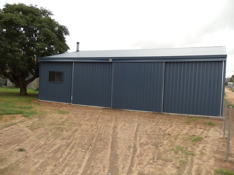 2 Howard Street, Sea Lake VIC 3533