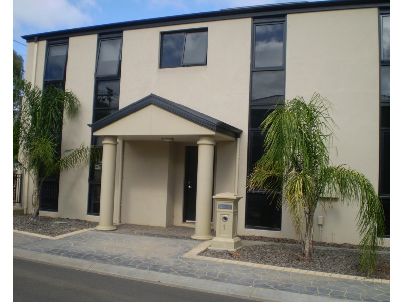 1 Betts Court, Swan Hill VIC 3585