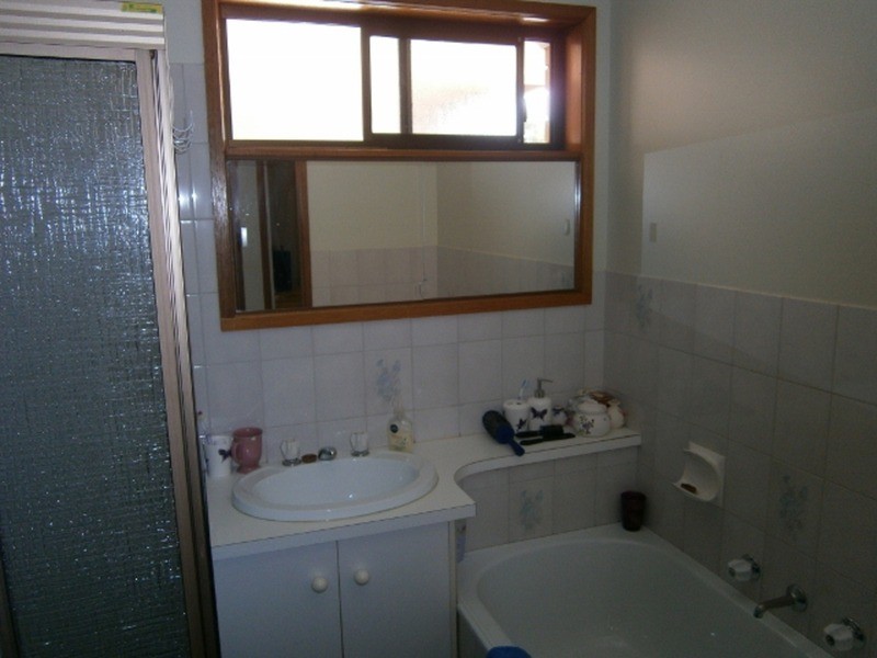 2/12 Poole Boulevard, Swan Hill VIC 3585