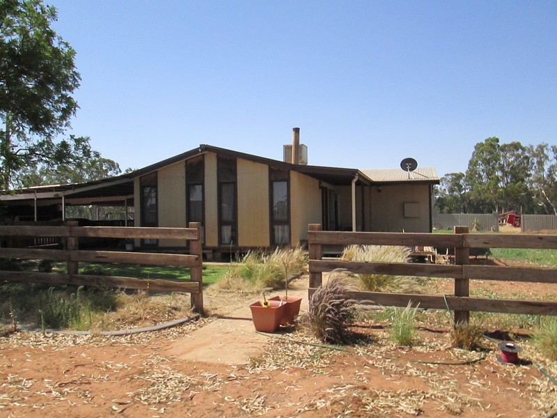 3676 Murray Valley Highway, Wood Wood VIC 3596