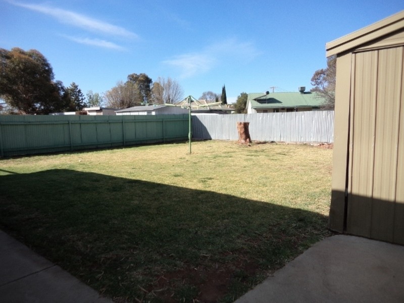 9 Douglas Avenue, Swan Hill VIC 3585