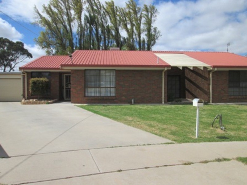 8 Barwick  Court, Swan Hill VIC 3585