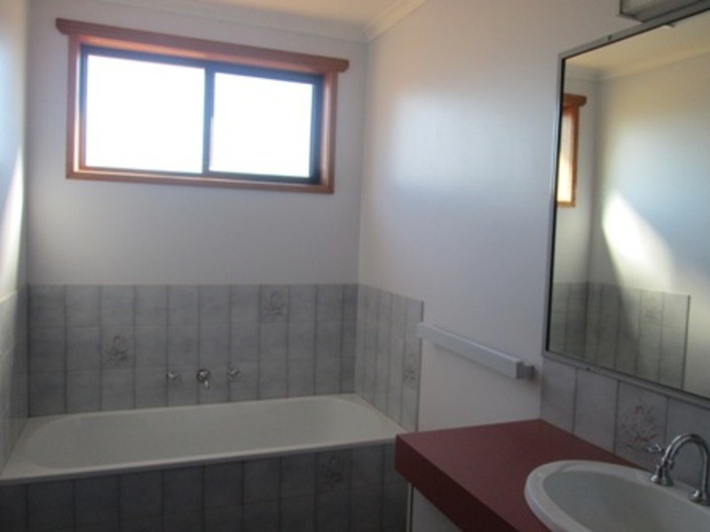 8 Barwick  Court, Swan Hill VIC 3585