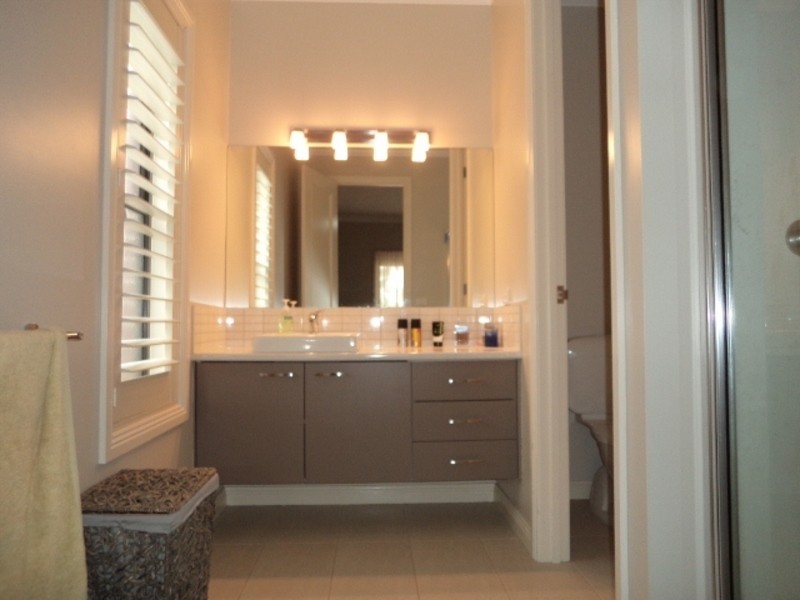 18 Village Way, Swan Hill VIC 3585