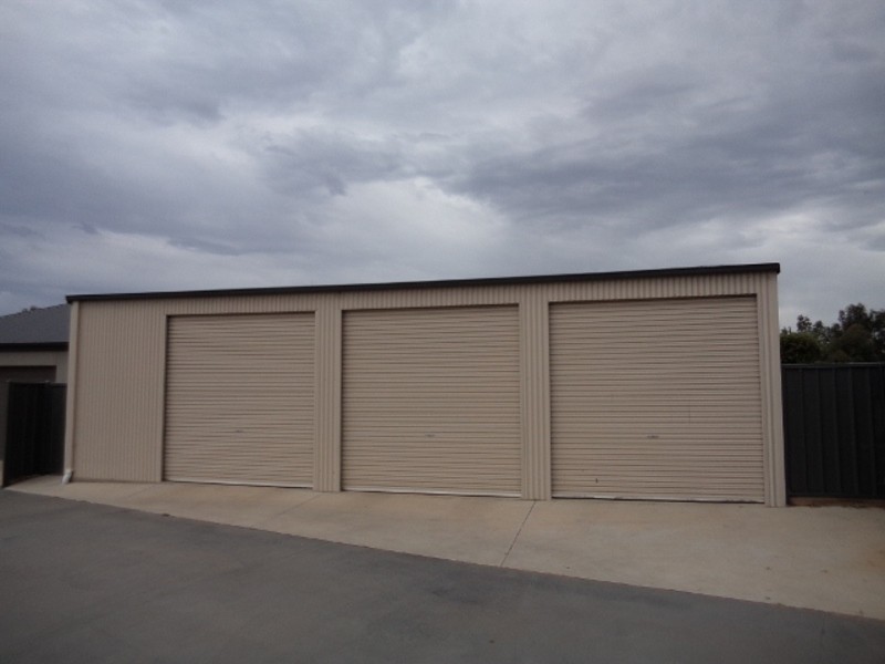 18 Village Way, Swan Hill VIC 3585