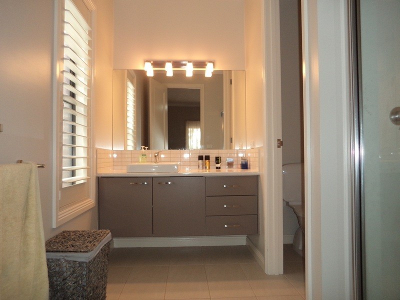 18 Village Way, Swan Hill VIC 3585