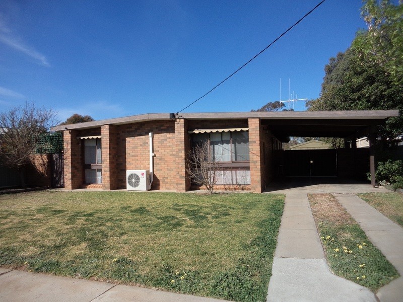 9 Douglas Avenue, Swan Hill VIC 3585