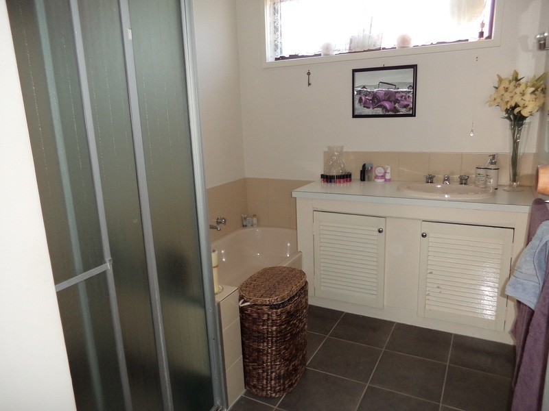 9 Douglas Avenue, Swan Hill VIC 3585