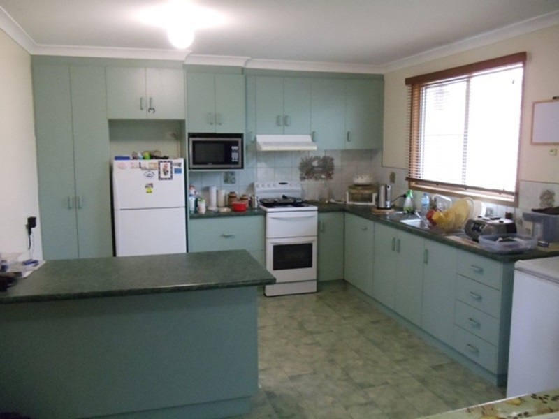 16 Domaille Crescent, Swan Hill VIC 3585