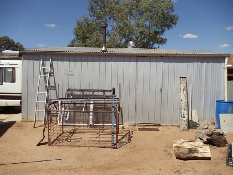 16 Domaille Crescent, Swan Hill VIC 3585