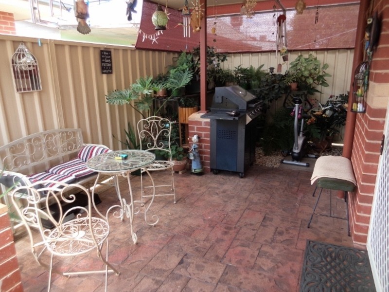 2/82 Stradbroke Avenue, Swan Hill VIC 3585