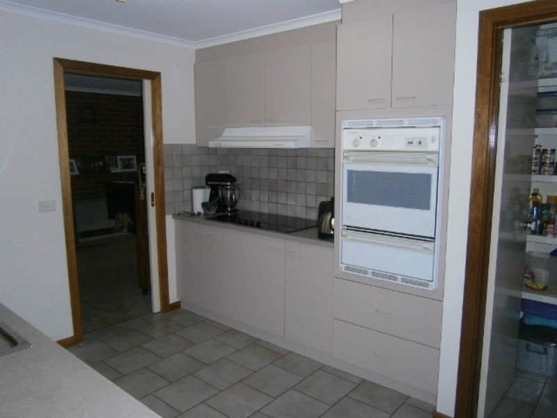 17 Poole Boulevard, Swan Hill VIC 3585