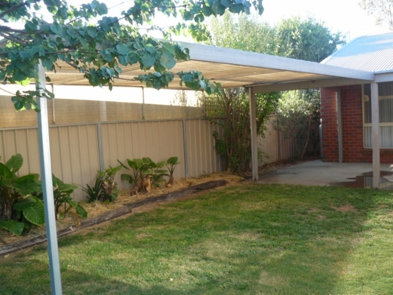 17 Poole Boulevard, Swan Hill VIC 3585