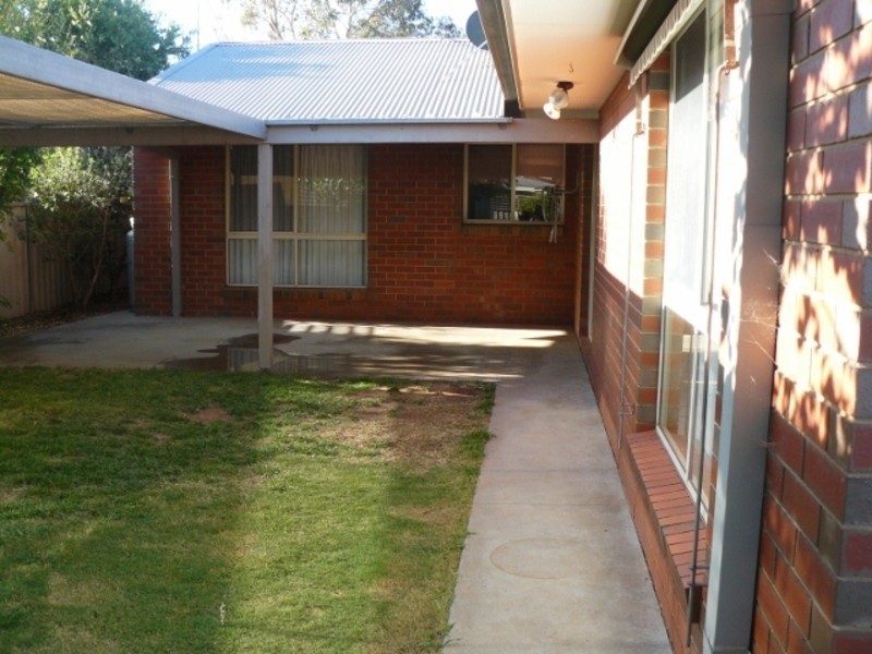 17 Poole Boulevard, Swan Hill VIC 3585