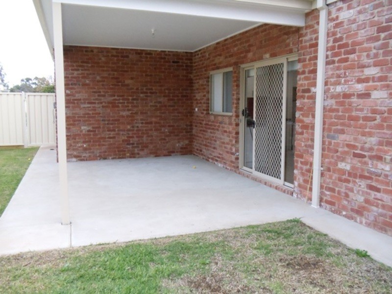 2/9 Palaroo Street, Swan Hill VIC 3585