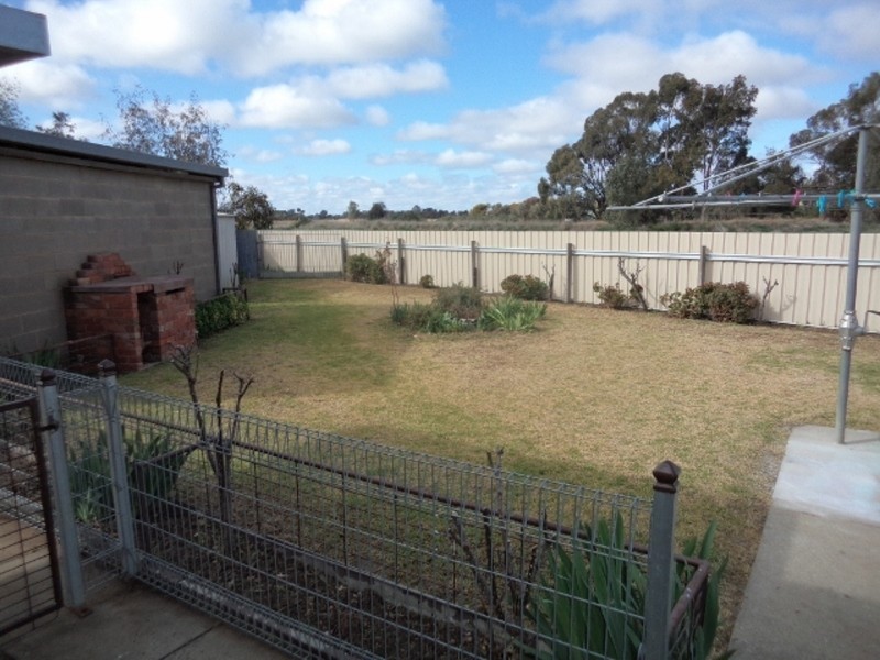 7 Freeman Court, Swan Hill VIC 3585