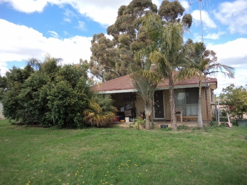 232 Bruce Road, Tresco VIC 3583