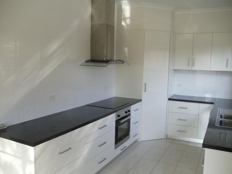 12 Holloway Grove, Swan Hill VIC 3585