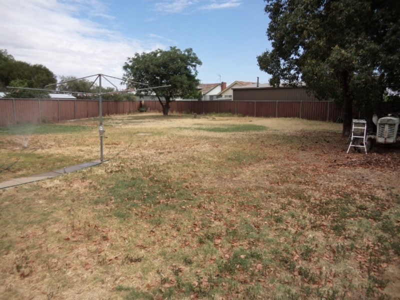 21 Mundle Avenue, Swan Hill VIC 3585