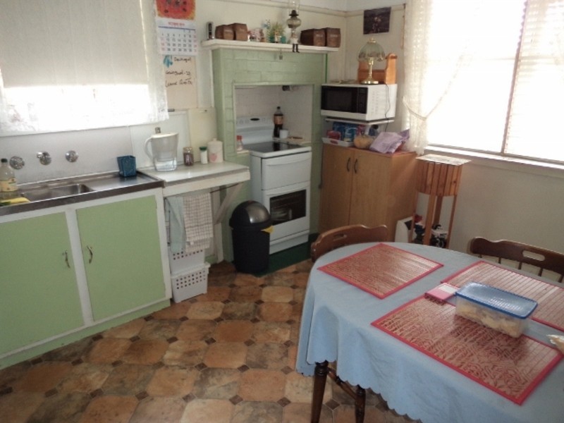 38 Stradbroke Avenue, Swan Hill VIC 3585