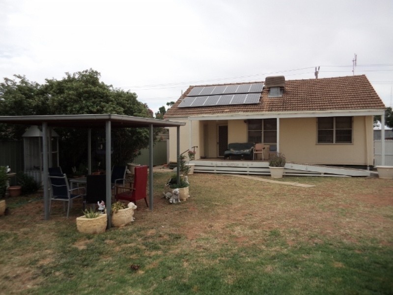 38 Stradbroke Avenue, Swan Hill VIC 3585